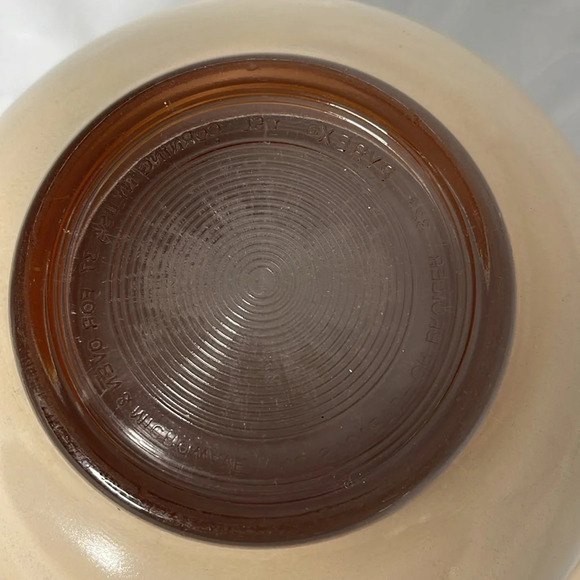 Pyrex Tan and Brown Mixing Bowl - Picture 5 of 11
